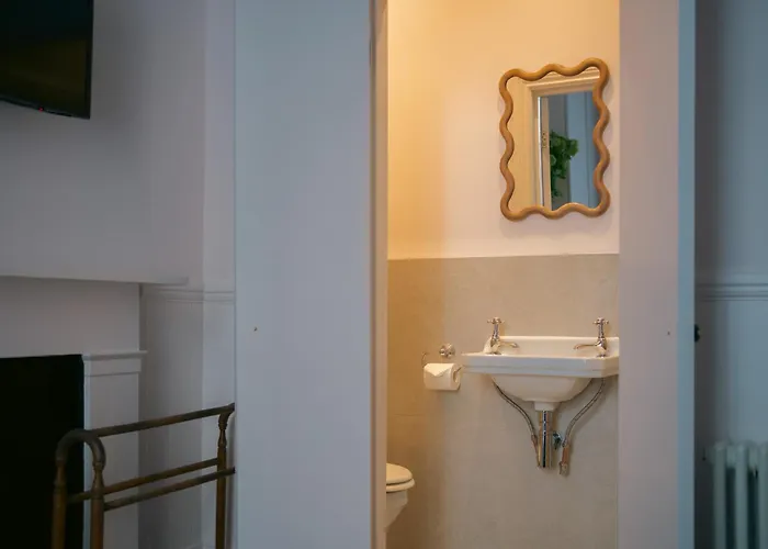 Hotel Bower House London